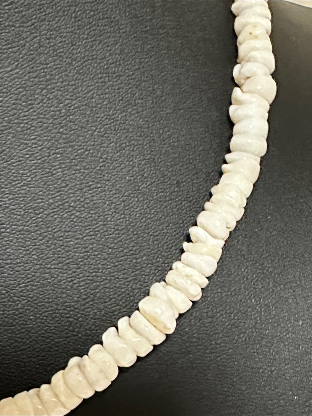 White Puka Shell Vintage Necklace - Picture 10 of 11